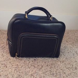 Bobbi Brown make-up travel bag